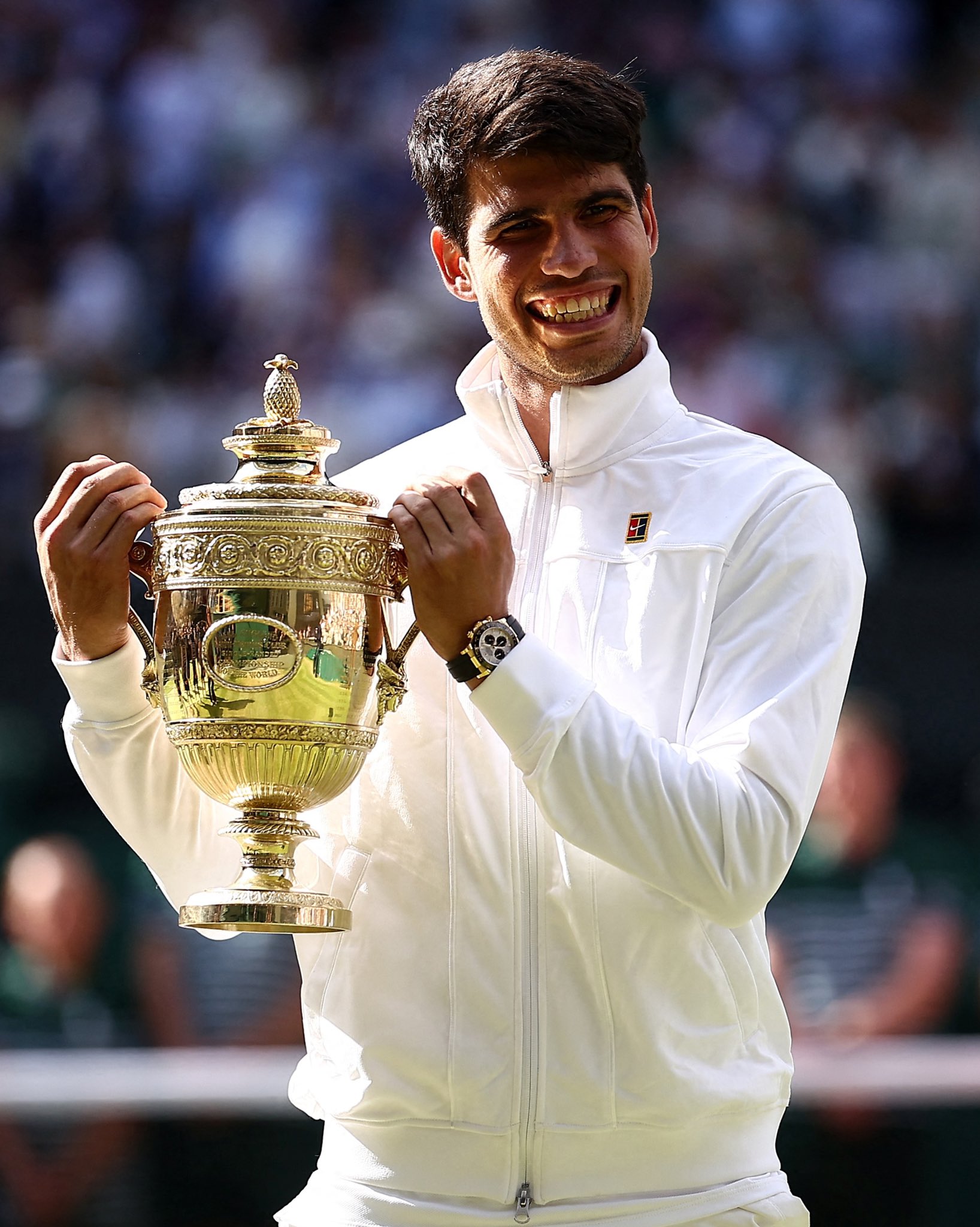 Carlos Alcaraz alcanza su segundo título en Wimbledon.
